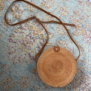 Round straw bag